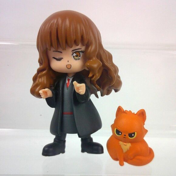 Hasbro Other - Harry Potter Magical Capsules Series 1 Figure Hermoine Granger & Crookshanks